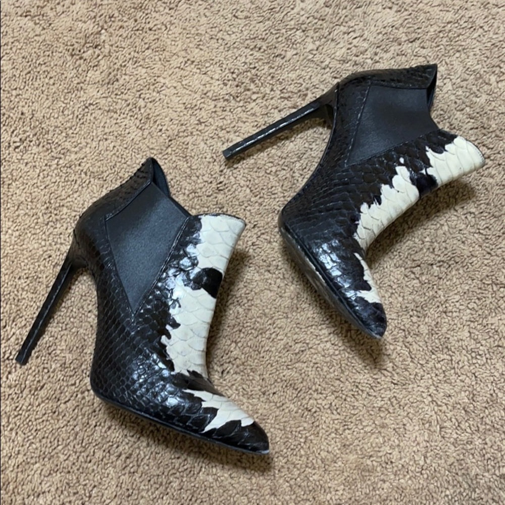Saint Laurent Pointy Toe Ankle Booties (exotic)